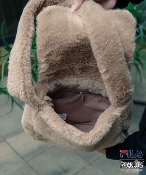 FILA(フィラ)の「【FILA/フィラ × PEANUTS/ピーナッツ】フェイクファーショルダーバッグ(ショルダーバッグ・レディース・ブラウン/クリアブルー/オフホワイト・FREE)」の19枚目の写真