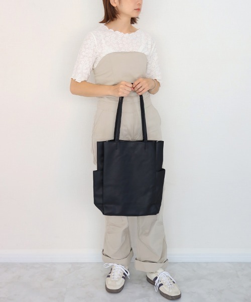 Bleu Bleuet（ブルーブルーエ）の「フラワーシアークルーネックTシャツ（Tシャツ/カットソー・レディース・アイボリー/ブラック/ブルー・FREE）」の14枚目の写真