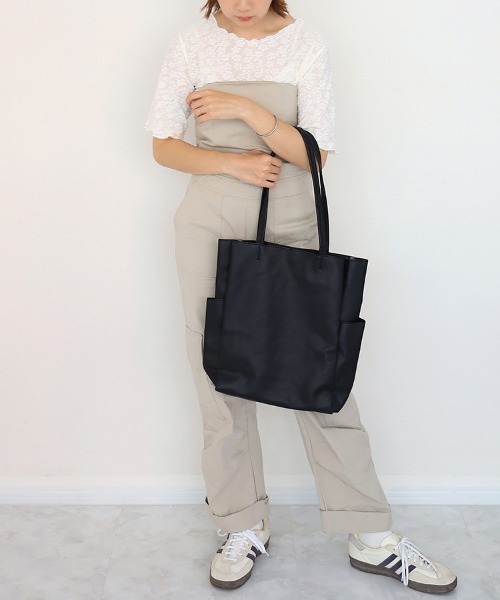 Bleu Bleuet（ブルーブルーエ）の「フラワーシアークルーネックTシャツ（Tシャツ/カットソー・レディース・アイボリー/ブラック/ブルー・FREE）」の15枚目の写真