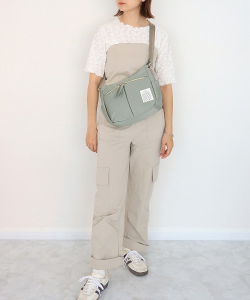 Bleu Bleuet（ブルーブルーエ）の「フラワーシアークルーネックTシャツ（Tシャツ/カットソー・レディース・アイボリー/ブラック/ブルー・FREE）」の17枚目の写真