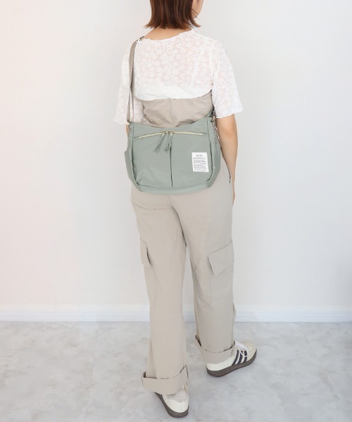 Bleu Bleuet（ブルーブルーエ）の「フラワーシアークルーネックTシャツ（Tシャツ/カットソー・レディース・アイボリー/ブラック/ブルー・FREE）」の19枚目の写真