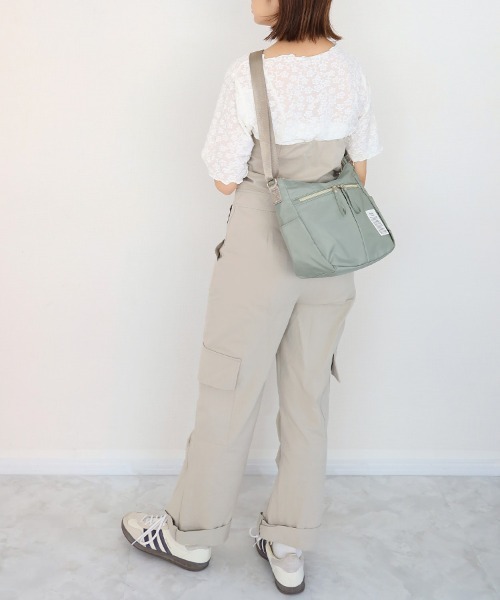 Bleu Bleuet（ブルーブルーエ）の「フラワーシアークルーネックTシャツ（Tシャツ/カットソー・レディース・アイボリー/ブラック/ブルー・FREE）」の20枚目の写真