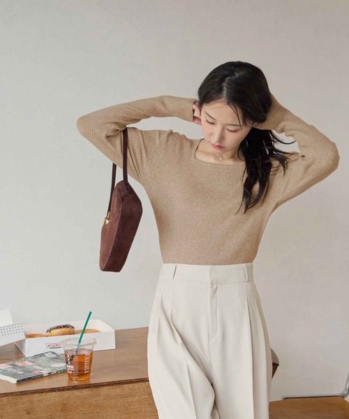 CHAN ME（チャンミ）の「スクエアネックリブニット（ニット/セーター・レディース・グレー/ベージュ/オフホワイト/ブラック・X-LARGE/LARGE/MEDIUM）」の6枚目の写真