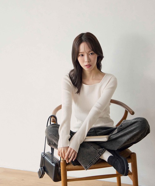 CHAN ME（チャンミ）の「スクエアネックリブニット（ニット/セーター・レディース・グレー/ベージュ/オフホワイト/ブラック・X-LARGE/LARGE/MEDIUM）」の10枚目の写真