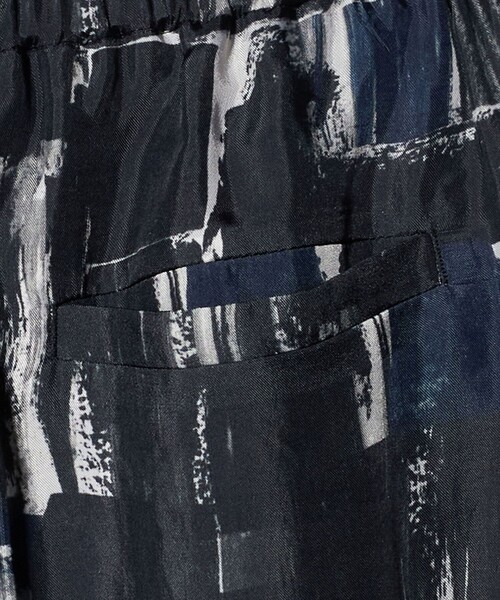 SACRA（サクラ）の「＜SACRA＞ブラッシュド プリント パンツ（その他パンツ・レディース・ブラック・38/36）」の5枚目の写真