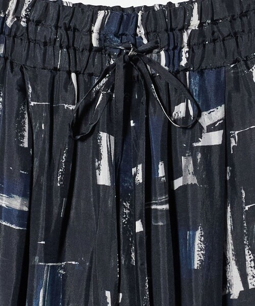 SACRA（サクラ）の「＜SACRA＞ブラッシュド プリント パンツ（その他パンツ・レディース・ブラック・38/36）」の8枚目の写真