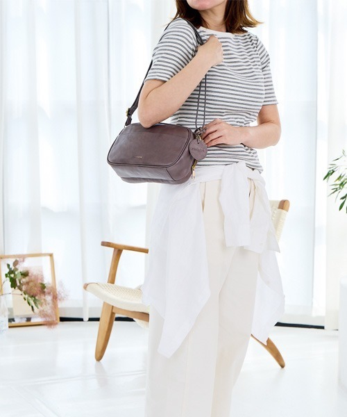 zucchero（ズッケロ）の「ズッケロ ショルダーバッグ 本革 ななめ掛け お財布ショルダーバッグ 40104（ショルダーバッグ・レディース・グリーン/キャメル/グレー/ブラック・FREE）」の20枚目の写真