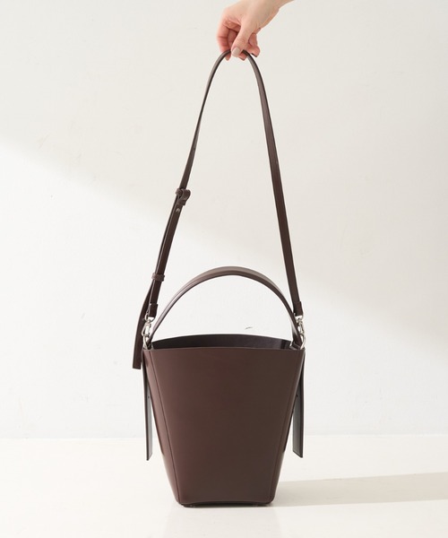 Rouge vif（ルージュヴィフ）の「【&MyuQ/アンドミューク】LIBER バケツショルダーバッグ（ショルダーバッグ・レディース・ダークブラウン/ブラック・フリー）」の9枚目の写真