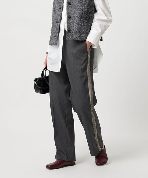 BEAUTY&YOUTH UNITED ARROWS(ビューティーアンドユースユナイテッドアローズ)の「ポリエステルブレンド サイドベロアパンツ(スラックス・レディース・ダークグレー/ダークブラウン・M/S/XS)」の4枚目の写真