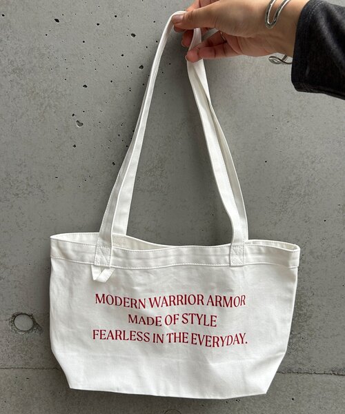 SHENERY（シーナリー）の「《お気に入り急上昇》シーズンロゴミニバッグ（トートバッグ・レディース・グリーン/ホワイト/ブラウン・FREE）」の7枚目の写真