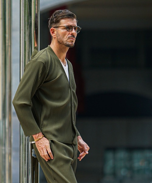 SOMEDIFF（サムディフ）の「プリーツカーディガン メンズ 黒 ブラック グレー カーキ（カーディガン/ボレロ・メンズ・グレー/ブラック/カーキ・M/L/XL）」の13枚目の写真