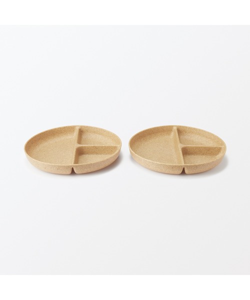 無印良品(ムジルシリョウヒン)の「レンジで使える ヤシの端材を使った 仕切り付きプレート 2枚組(食器・メンズ・ナチュラル・FREE)」の2枚目の写真