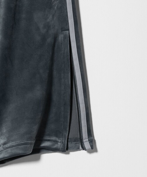 adidas Originals(アディダスオリジナルス)の「<adidas Originals>ファイヤーバード ベロア トラックパンツ(その他パンツ・メンズ・ダークグレー/ダークグリーン/ダークブラウン・XL/L/M)」の9枚目の写真