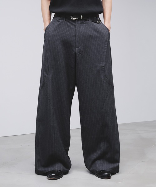 Adoon plain(アドーンプレーン)の「Side Layered Pinstripe Wide Slacks / サイドレイヤードピンストライプワイドスラックス(スラックス・メンズ・ブラウン/ブラック・LARGE/MEDIUM/SMALL)」の9枚目の写真