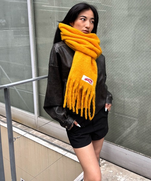 WHO'S WHO gallery（フーズフーギャラリー）の「SLOPPY ASSORTED MUFFLER（マフラー・レディース・スカイブルー/ブラック系その他/グレー/ブルー/グリーン系その他/イエロー/オレンジ/ベージュ系その他/グリーン・FREE）」の19枚目の写真