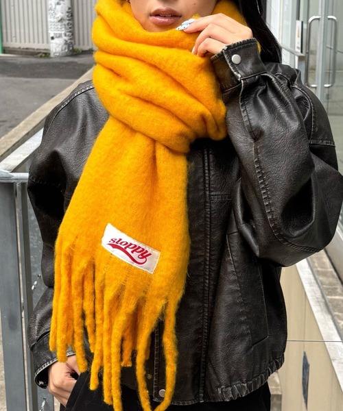 WHO'S WHO gallery（フーズフーギャラリー）の「SLOPPY ASSORTED MUFFLER（マフラー・レディース・スカイブルー/ブラック系その他/グレー/ブルー/グリーン系その他/イエロー/オレンジ/ベージュ系その他/グリーン・FREE）」の20枚目の写真