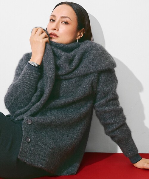 ICB(アイシービー)の「ルレックスフォックスアルパカ Vネックカーディガン(カーディガン/ボレロ・レディース・ネイビー系/グレー系・LARGE)」の2枚目の写真