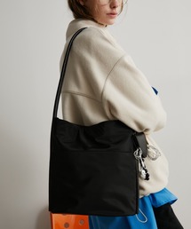 Auntie Rosa Holiday | ナイロンバケツトート(トートバッグ)