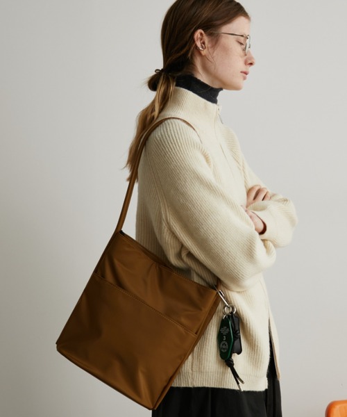 Auntie Rosa Holiday（アンティローザホリデー）の「ナイロンバケツトート（トートバッグ・レディース・ブラック/ブラウン・FREE）」の11枚目の写真