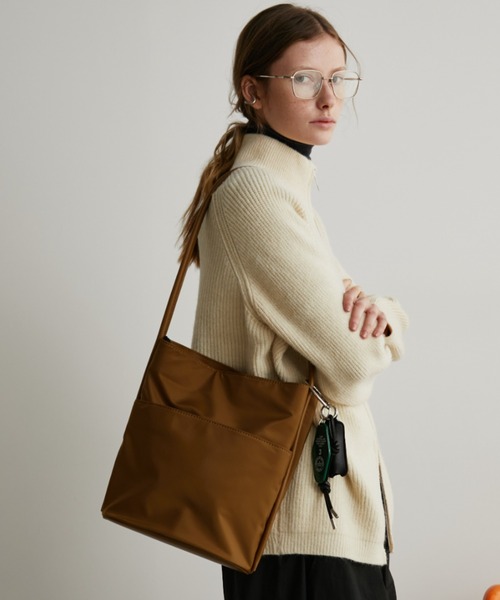 Auntie Rosa Holiday（アンティローザホリデー）の「ナイロンバケツトート（トートバッグ・レディース・ブラック/ブラウン・FREE）」の12枚目の写真