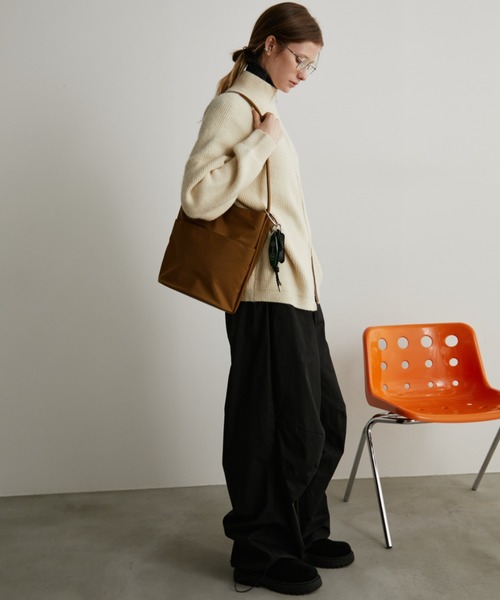 Auntie Rosa Holiday（アンティローザホリデー）の「ナイロンバケツトート（トートバッグ・レディース・ブラック/ブラウン・FREE）」の13枚目の写真