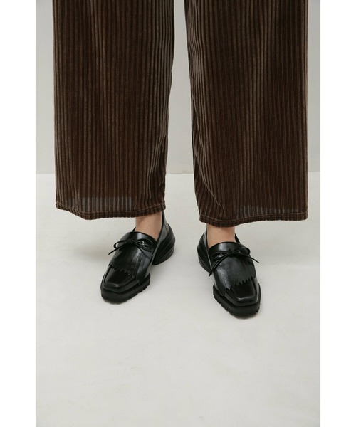 Bella Lume(ベッラルーメ)》フリンジローファースニーカー