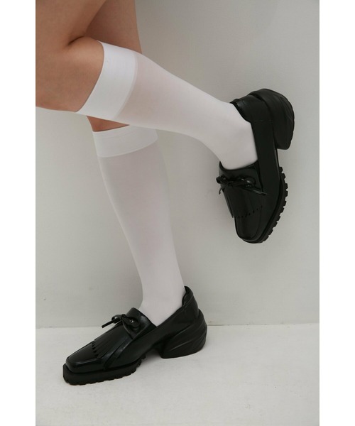 Bella Lume(ベッラルーメ)》フリンジローファースニーカー