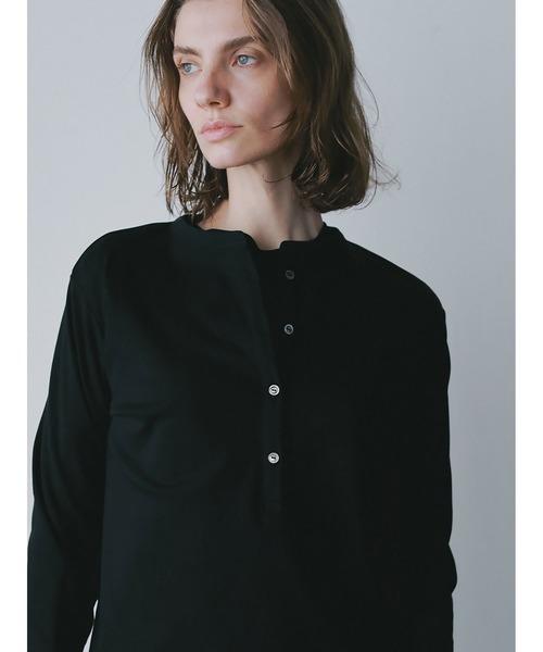 HER.（ハー）の「コットンヘンリーネックプルオーバー（Tシャツ/カットソー・レディース・ブラック/オフホワイト・フリー）」の7枚目の写真