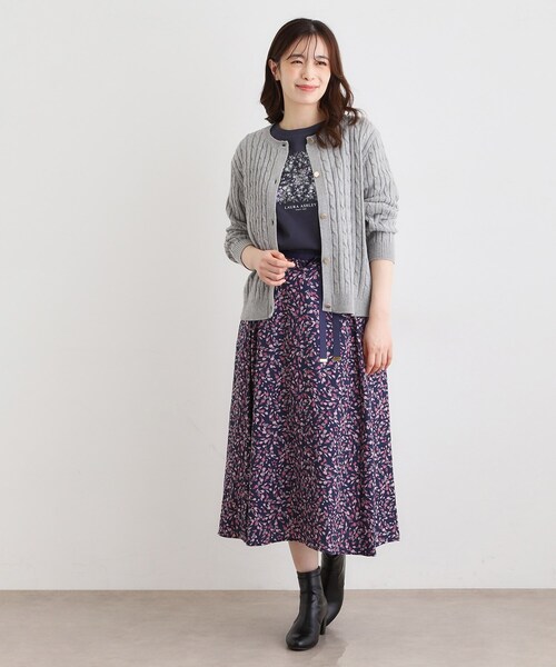 LAURA ASHLEY(ローラアシュレイ)の「【洗える/同素材アイテムあり】ケーブル編み ニットカーディガン(カーディガン/ボレロ・レディース・アイボリー/レッド系1/ライトグレー系9・40/38)」の21枚目の写真