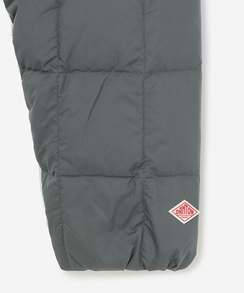 DANTON（ダントン）の「WOMEN'S NYLON TAFFETA SQUARE QUILTED DOWN JACKET（ダウンジャケット/コート・レディース・ブラック/ベージュ/グレイッシュベージュ・S/M）」の9枚目の写真