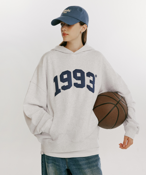 1993STUDIO（1993スタジオ）の「1993 アーチロゴ フードパーカー_ライトグレー（パーカー・メンズ・その他・MEDIUM/LARGE）」の2枚目の写真