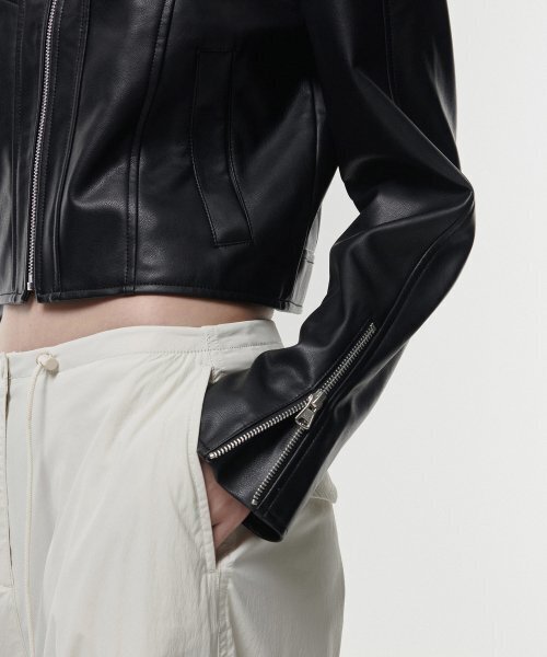MUSINSA STANDARD WOMAN（ムシンサスタンダードウーマン）の「ウィメンズ シンセティックレザー レーサージャケット [ブラック]（ライダースジャケット・レディース・その他・SMALL/MEDIUM）」の13枚目の写真