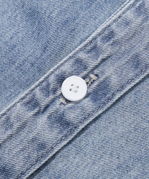 TRILLION(トリリオン)の「ストーンウォッシングオーバーフィットデニム半袖シャツ(BLEACH BLUE)(シャツ/ブラウス・レディース・その他・MEDIUM/LARGE/X-LARGE)」の8枚目の写真