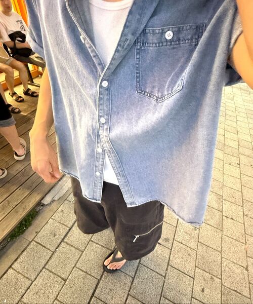 TRILLION(トリリオン)の「ストーンウォッシングオーバーフィットデニム半袖シャツ(BLEACH BLUE)(シャツ/ブラウス・レディース・その他・MEDIUM/LARGE/X-LARGE)」の18枚目の写真