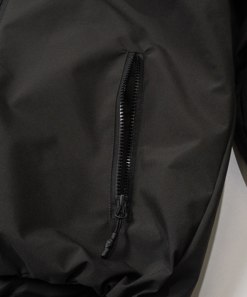 JOHN'S CLOSET（ジョンズクローゼット）の「【a】ファイバーダウン ボリューム スタンドジャケット/パーカー（ミリタリージャケット・メンズ・ブラック系2/グレー系2/ブラック系1/グレー系1・MEDIUM/LARGE/X-LARGE）」の15枚目の写真