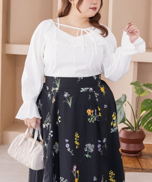 CLETTE(クレット)の「CLETTEオリジナルデコルテリボン2WAYフリルプルオーバー(Tシャツ/カットソー・レディース・オフホワイト/チャコールグレー/ブラック・LL/3L/4L)」の6枚目の写真