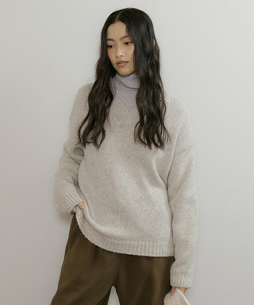LINGSEOUL(リングソウル)の「baby alpaca V-neck kint top-melange(ニット/セーター・レディース・グレー・FREE)」の1枚目の写真