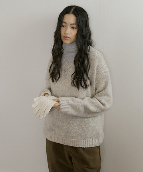 LINGSEOUL(リングソウル)の「baby alpaca V-neck kint top-melange(ニット/セーター・レディース・グレー・FREE)」の2枚目の写真