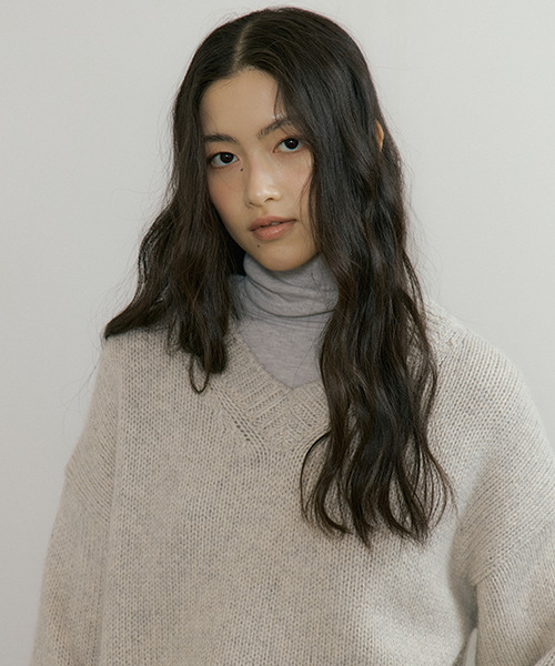 LINGSEOUL(リングソウル)の「baby alpaca V-neck kint top-melange(ニット/セーター・レディース・グレー・FREE)」の3枚目の写真