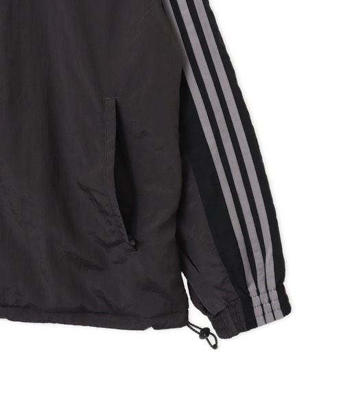 adidas(アディダス)の「adidas ADILENIUM 5.0 TRACK TOP / アディダス アディレニウム シーズン 5 トラックトップ(ナイロンジャケット・メンズ・ブラック・S/M/L/XL/XXL)」の2枚目の写真