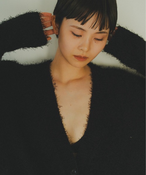 lit(リット)の「Feather Over Knit Cardigan(カーディガン/ボレロ・レディース・ベージュ/ブラック・FREE)」の4枚目の写真