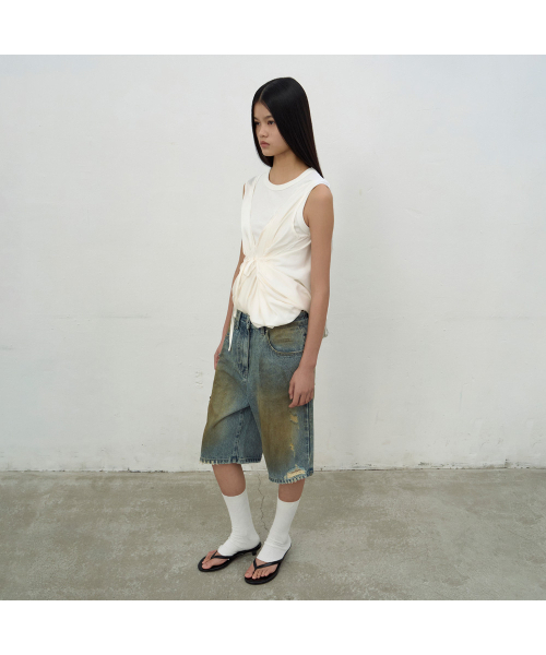 LCDC TM(エルシーディーシーティーエム)の「WASHED BLUE DENIM SHORTS (BLUE)(その他パンツ・レディース・ブルー・SMALL/MEDIUM)」の2枚目の写真