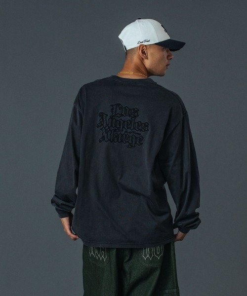 XLARGE(エクストララージ)の「PATCHED OLD ENGLISH L/S TEE(Tシャツ/カットソー・メンズ・ブラック/オフホワイト/ネイビー・S/M/L/XL)」の11枚目の写真