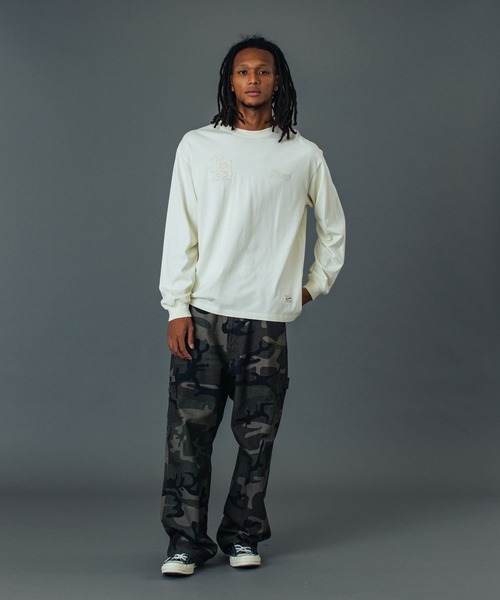 XLARGE(エクストララージ)の「PATCHED OLD ENGLISH L/S TEE(Tシャツ/カットソー・メンズ・ブラック/オフホワイト/ネイビー・S/M/L/XL)」の5枚目の写真
