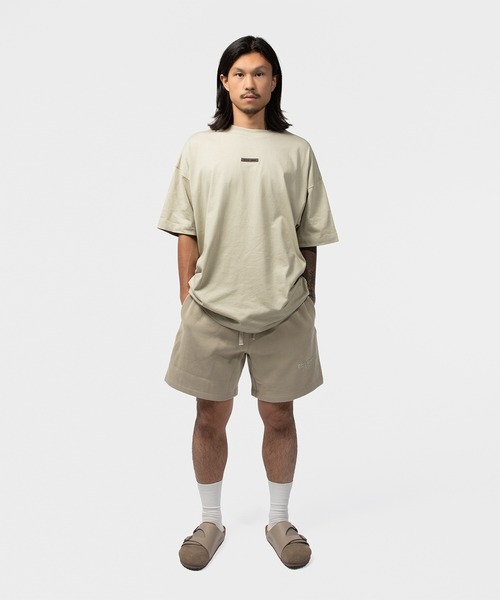 FOG ESSENTIALS(エフオージーエッセンシャルズ)の「ESSENTIALS Classic Fit T-Shirt エッセンシャルズ(Tシャツ/カットソー・メンズ・ブラック系その他/グレー系その他・LARGE/X-LARGE/XX-LARGE)」の14枚目の写真