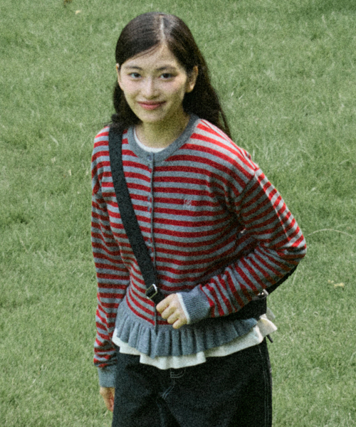 W STRIPE FRILL CARDIGAN [RED]（カーディガン/ボレロ）｜COMONINOZ