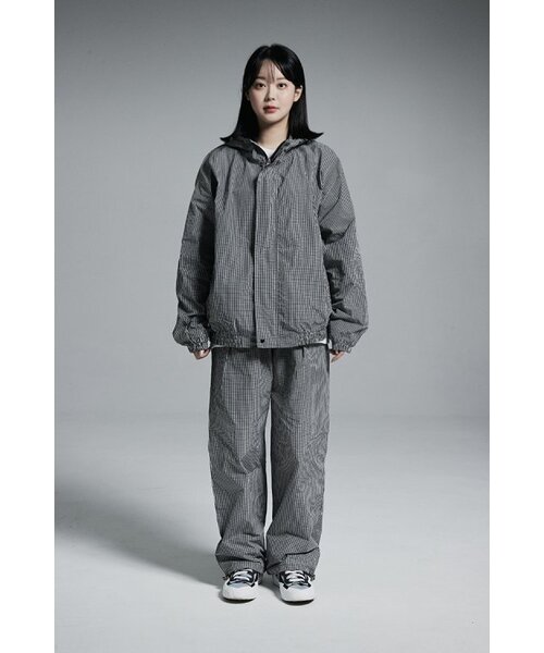 APOSTROPHE COMMA(アポストロフィコンマ)の「ナイロンウィンドブレーカー風よけフードジップアップジャケット(チェック)(ナイロンジャケット・レディース・その他・MEDIUM/LARGE)」の2枚目の写真