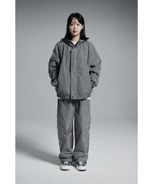 APOSTROPHE COMMA(アポストロフィコンマ)の「ナイロンウィンドブレーカー風よけフードジップアップジャケット(チェック)(ナイロンジャケット・レディース・その他・MEDIUM/LARGE)」の3枚目の写真