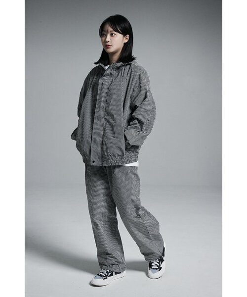 APOSTROPHE COMMA(アポストロフィコンマ)の「ナイロンウィンドブレーカー風よけフードジップアップジャケット(チェック)(ナイロンジャケット・レディース・その他・MEDIUM/LARGE)」の5枚目の写真