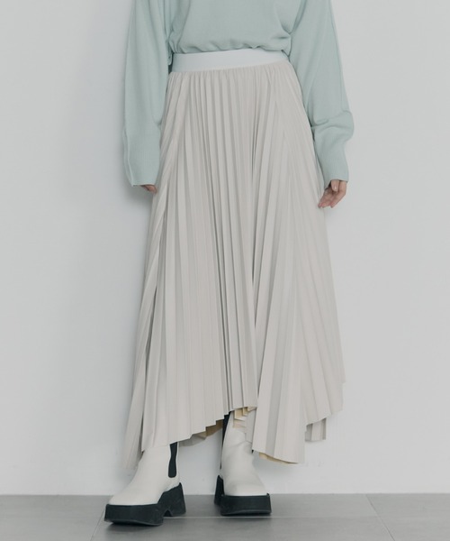 STUDIOUS(ステュディオス)の「【STUDIOUS/ステュディオス】Faux Leather Pleated SK/フォーレザープリーツスカート(スカート・レディース・ブラック/アイボリー・2/1)」の1枚目の写真